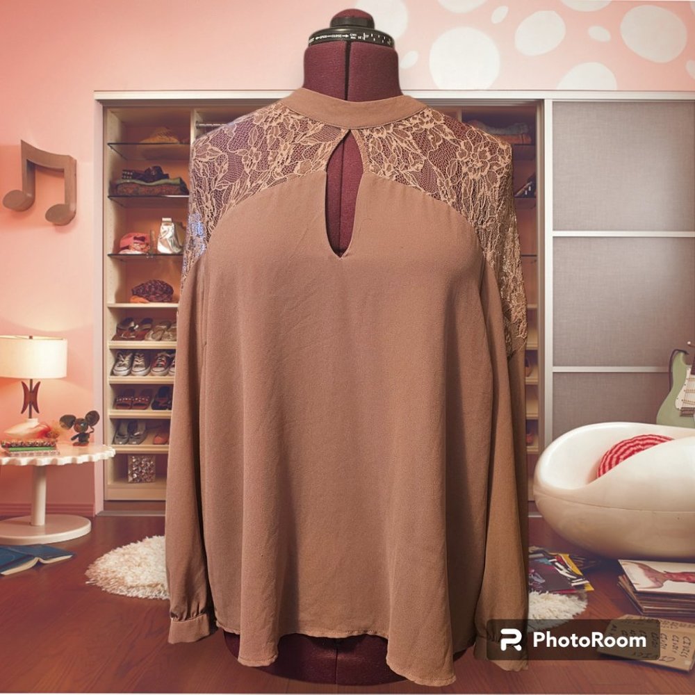 Charlotte Russe Dusty Pink Top with Long Sleeves‎ Button Up Neck Size 2X